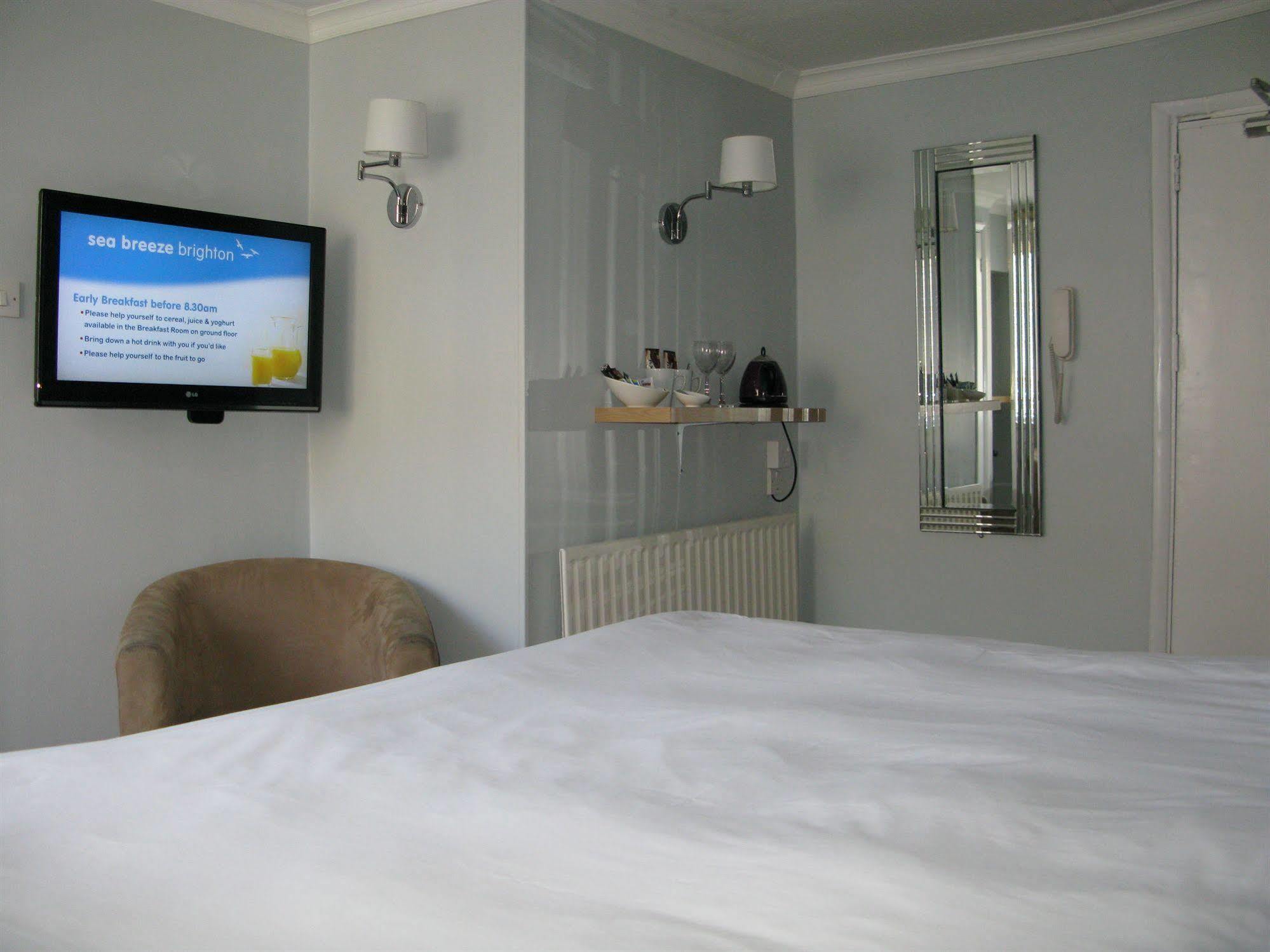 Oyo Lifestyle Hotel Sea Breeze Hove Extérieur photo