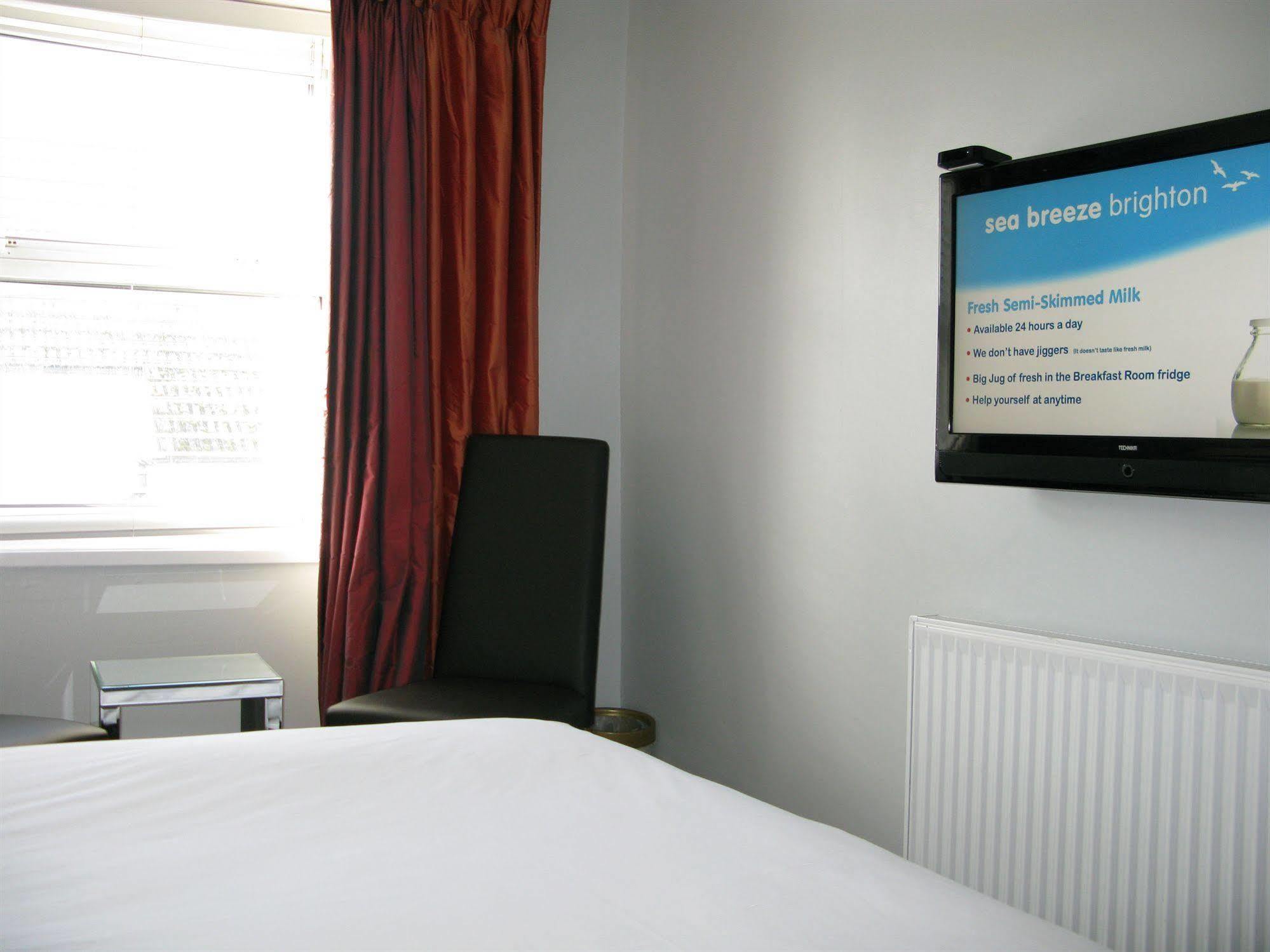 Oyo Lifestyle Hotel Sea Breeze Hove Extérieur photo