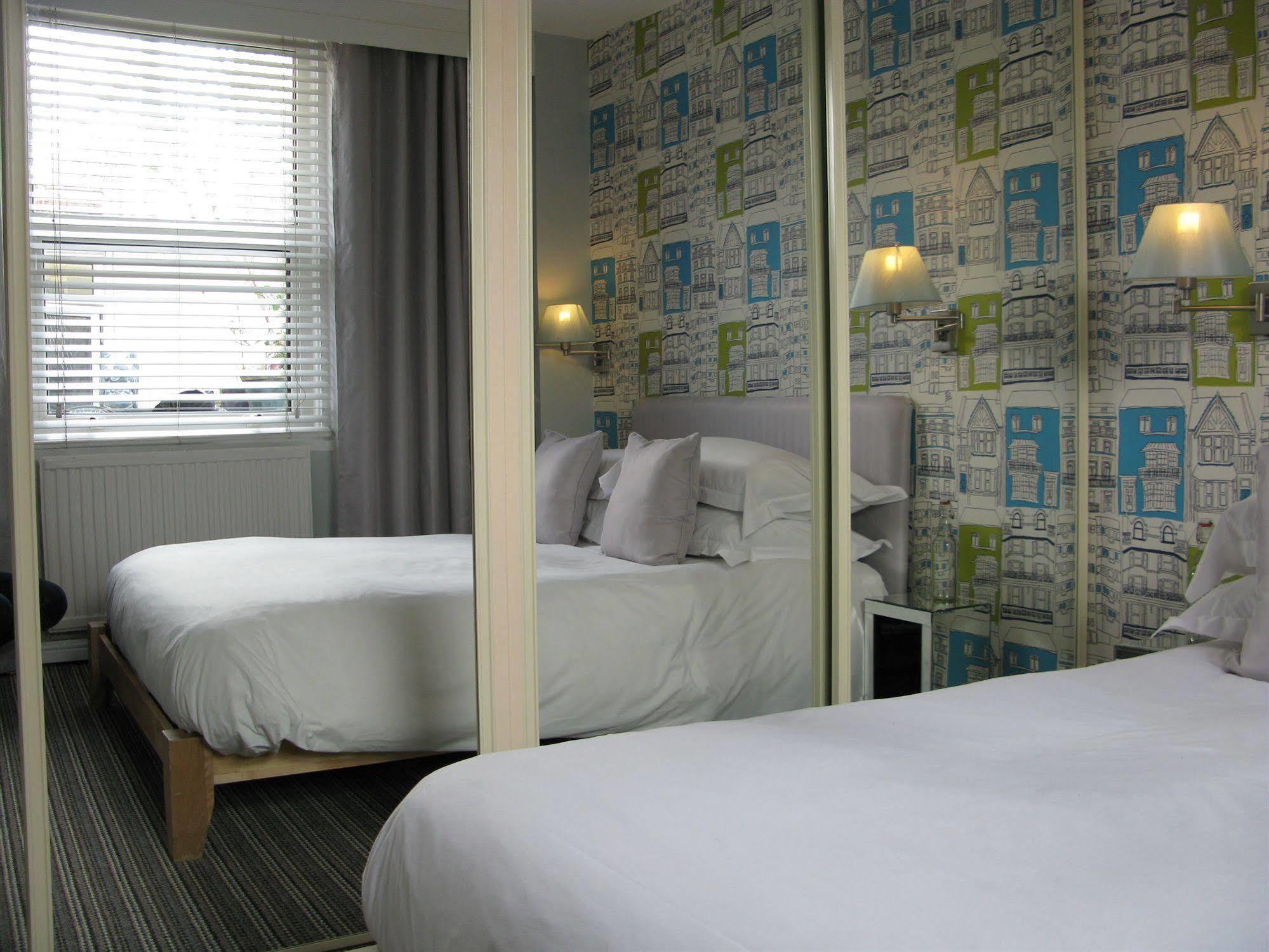 Oyo Lifestyle Hotel Sea Breeze Hove Extérieur photo