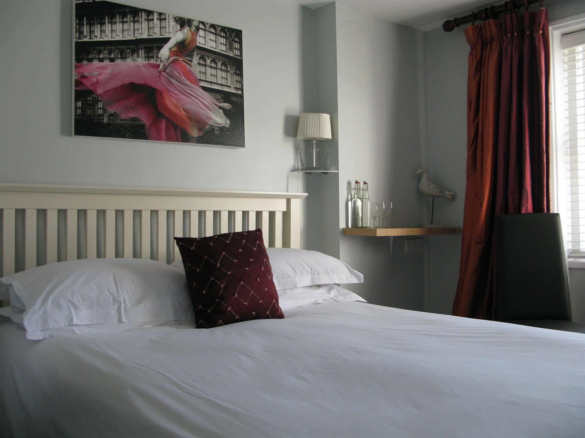 Oyo Lifestyle Hotel Sea Breeze Hove Extérieur photo