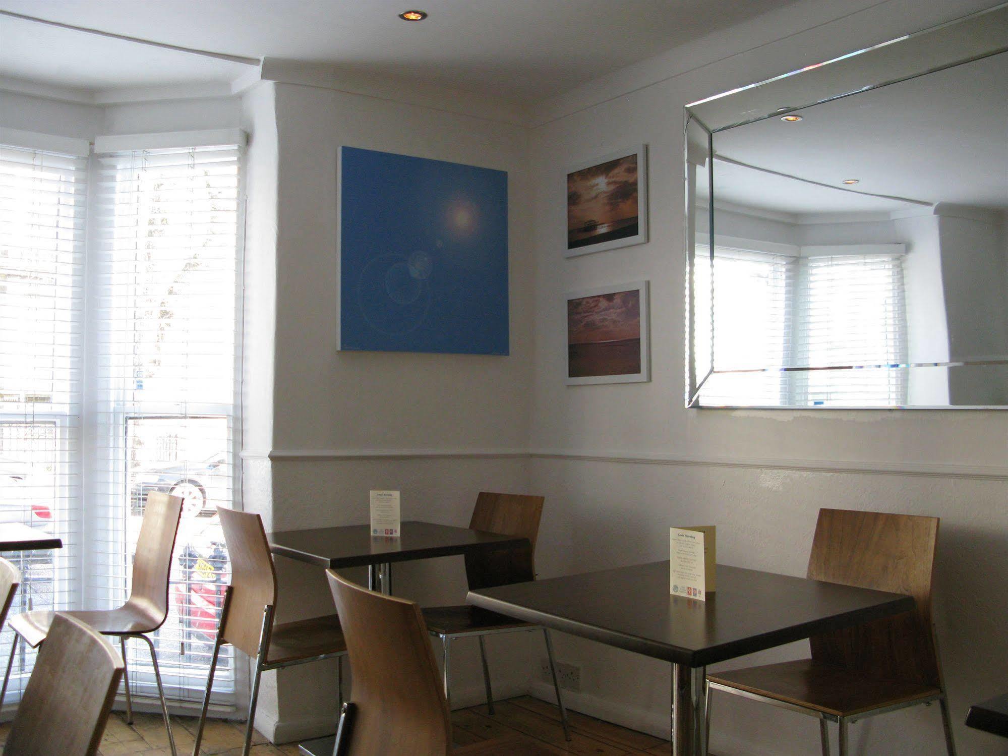 Oyo Lifestyle Hotel Sea Breeze Hove Extérieur photo