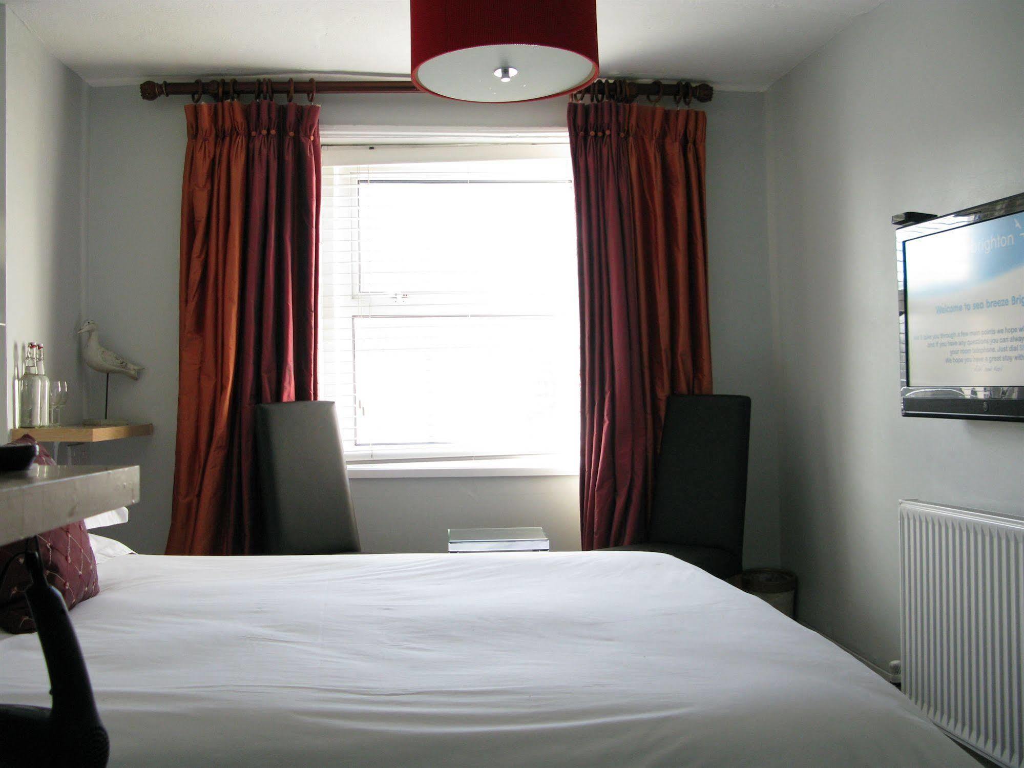 Oyo Lifestyle Hotel Sea Breeze Hove Extérieur photo