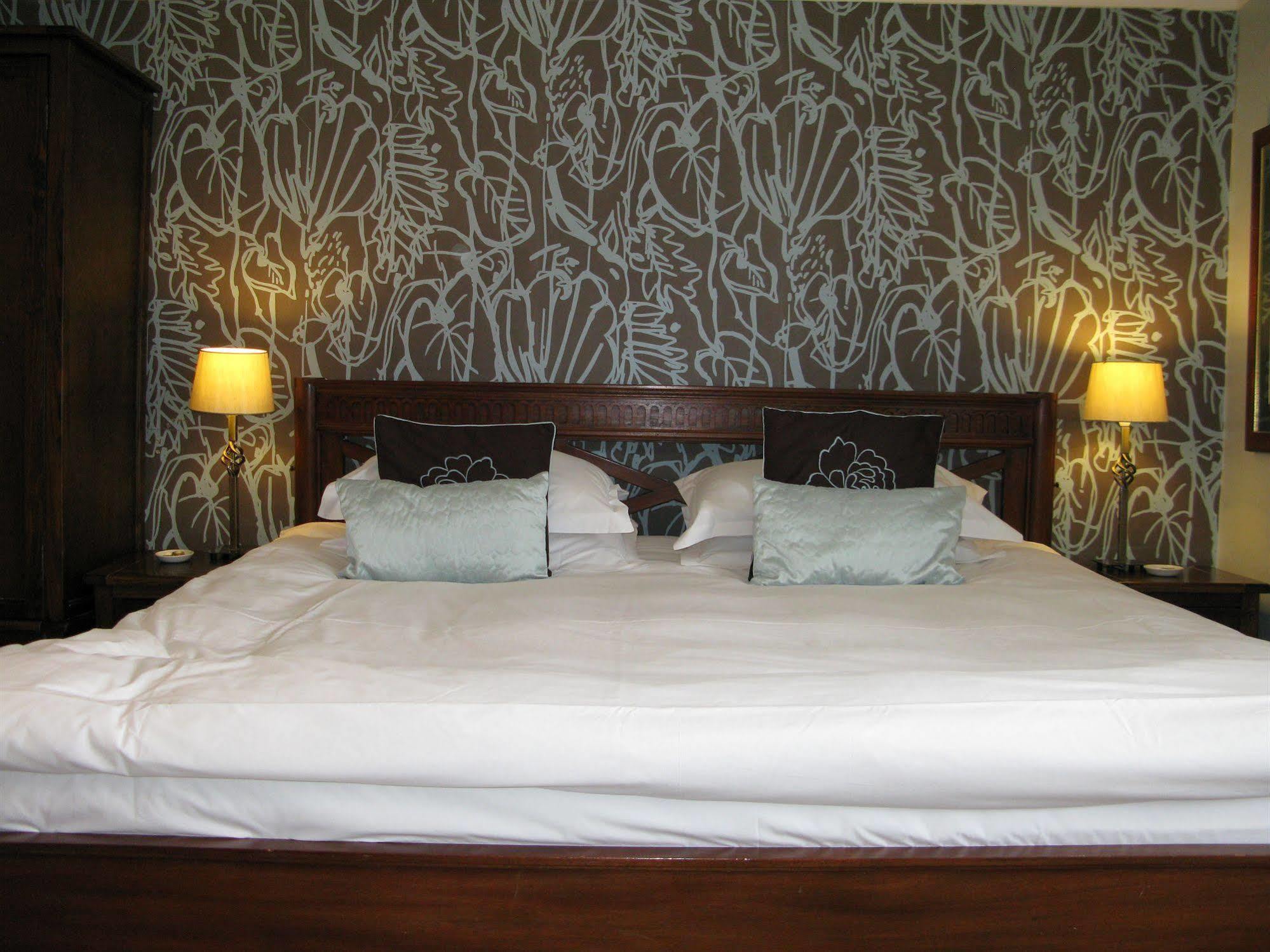 Oyo Lifestyle Hotel Sea Breeze Hove Extérieur photo