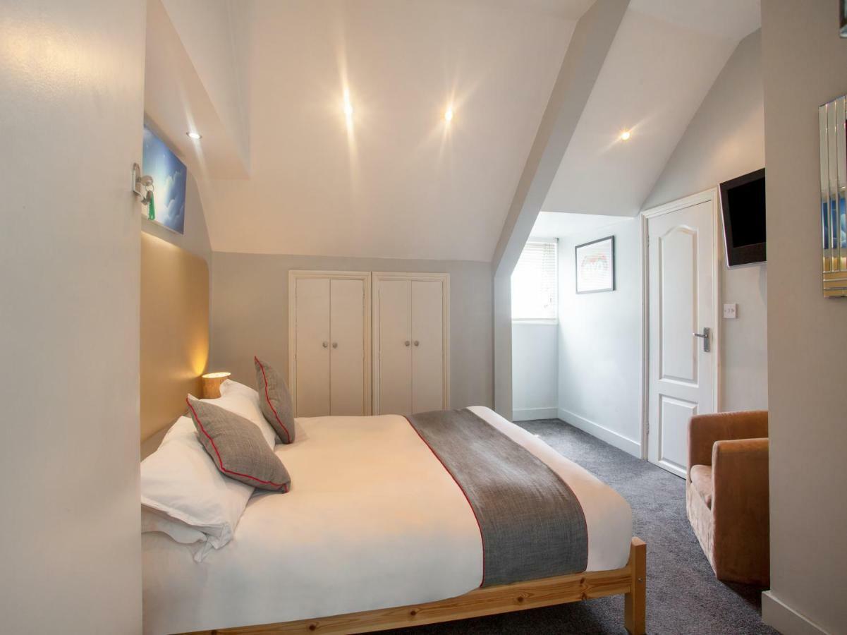 Oyo Lifestyle Hotel Sea Breeze Hove Extérieur photo
