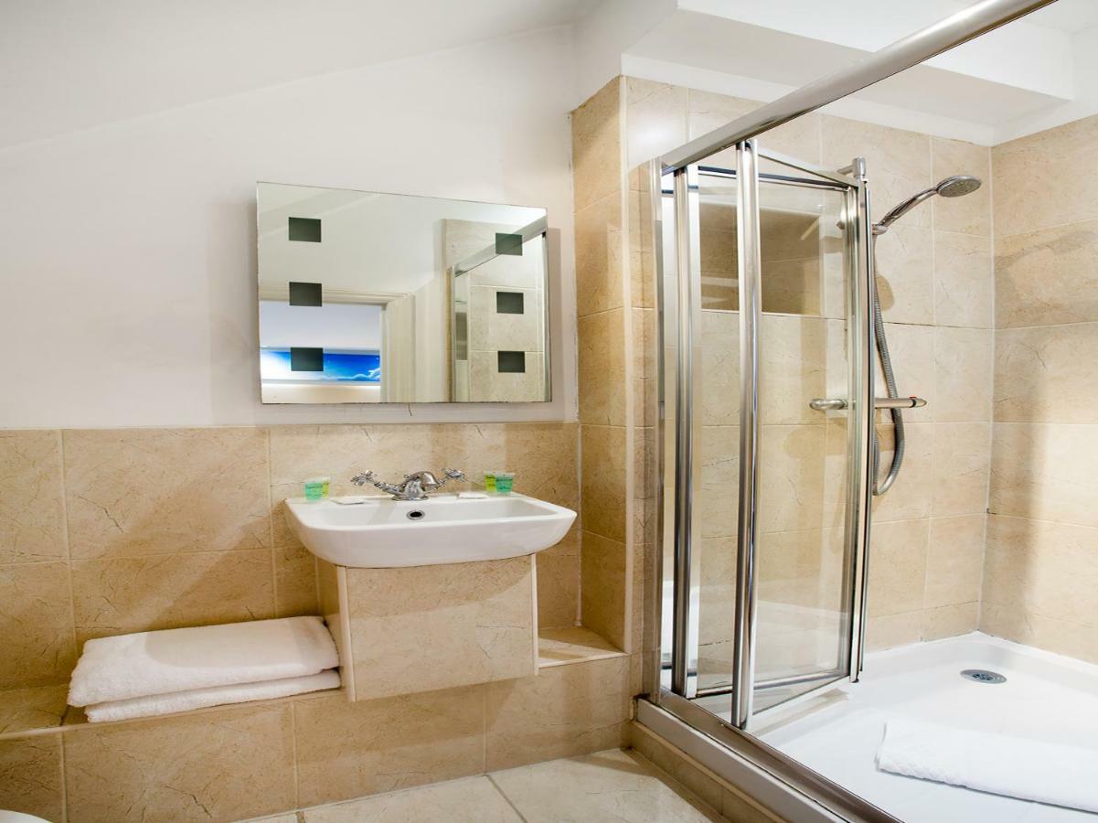 Oyo Lifestyle Hotel Sea Breeze Hove Extérieur photo